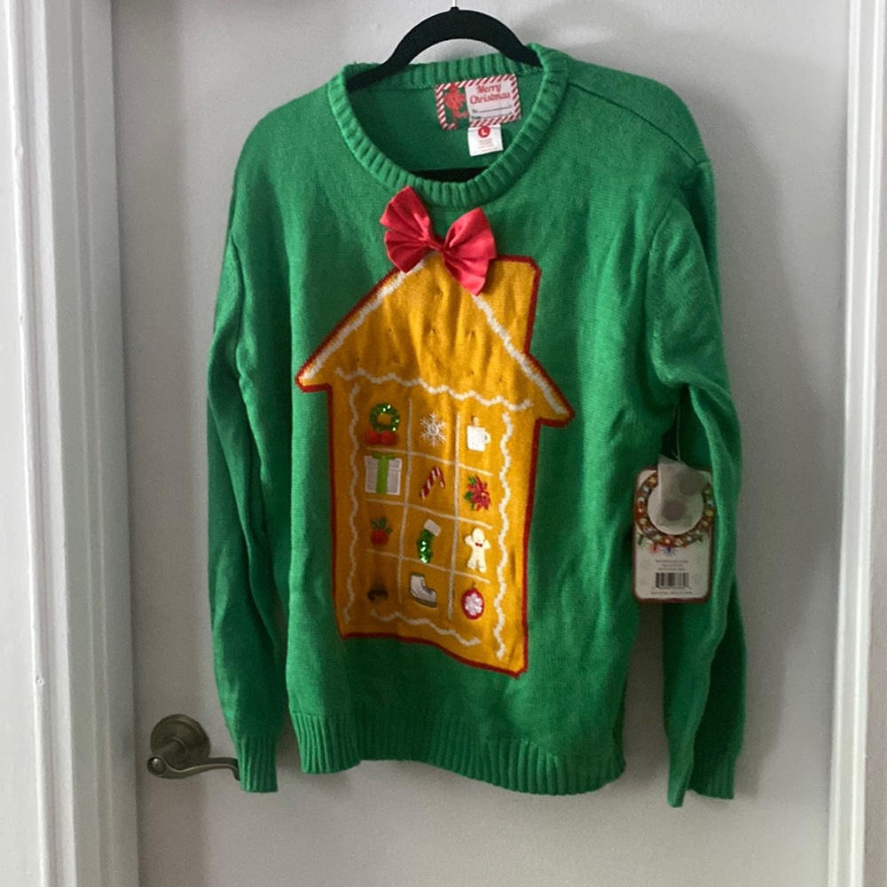 LIGHT UP CHRISTMAS SWEATER PERFECT FOR UGLY SWEATER PARTY